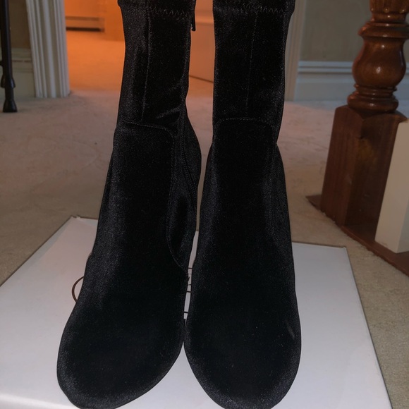 Heel booties only worn once - Picture 4 of 4